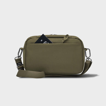 olive|Quick access zip pocket